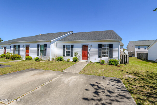 Primary Photo - 105 Verona Dr