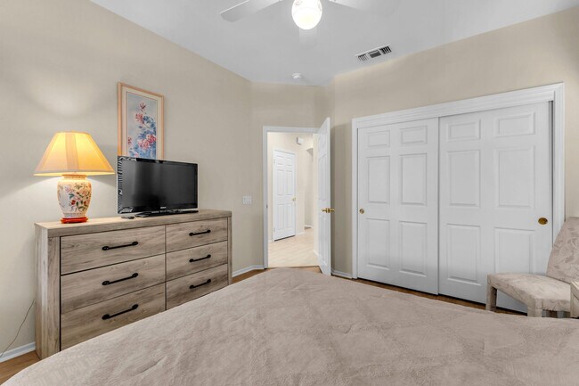 Building Photo - 37468 Westridge Ave