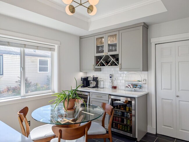 Building Photo - Elegant 3-Bedroom Home with Exceptional Craftsmanship in West Seattle
