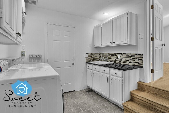 Building Photo - 5499 S Yarrow Pl