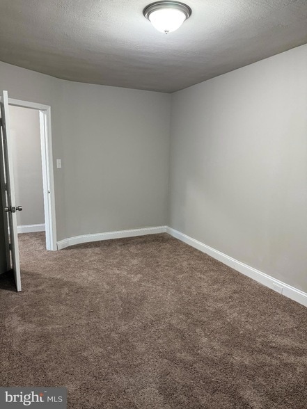 Building Photo - 7250 Radbourne Rd