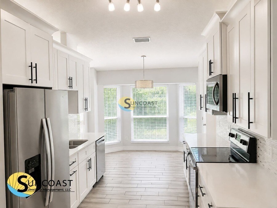 Building Photo - 1233 Shallowford Dr E
