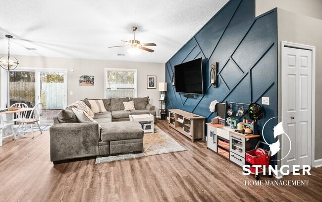 Building Photo - 16 Brindlewood Dr