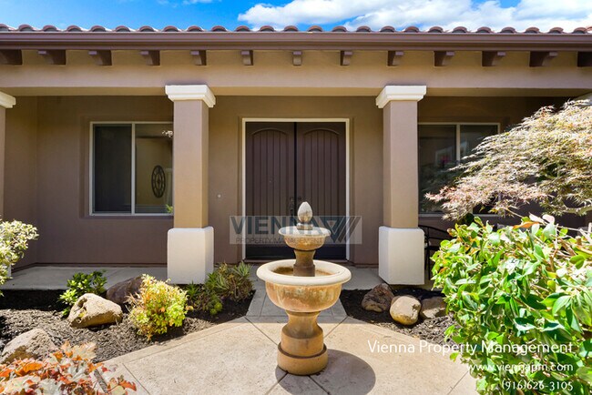 Building Photo - Beautiful 4 Bedroom Home in Catta Verdera