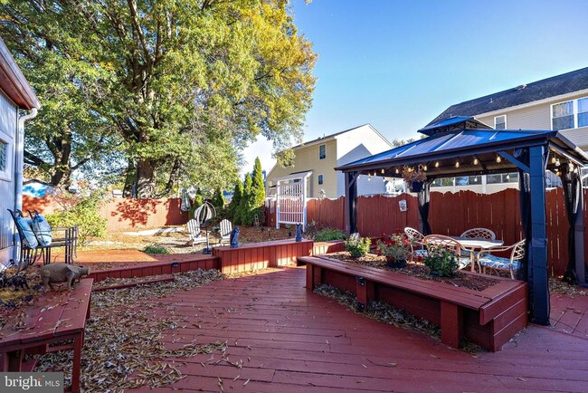 Building Photo - 46 Roosevelt Ave