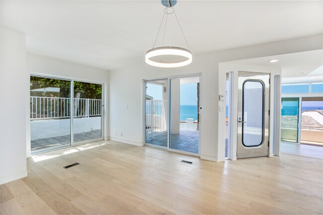 Building Photo - 21349 Rambla Vis