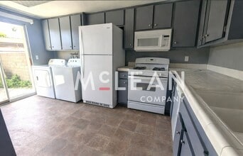 Building Photo - Spacious 4-Bedroom Condo in Indian Canyon Gardens – Palm Springs Living at Its Best!