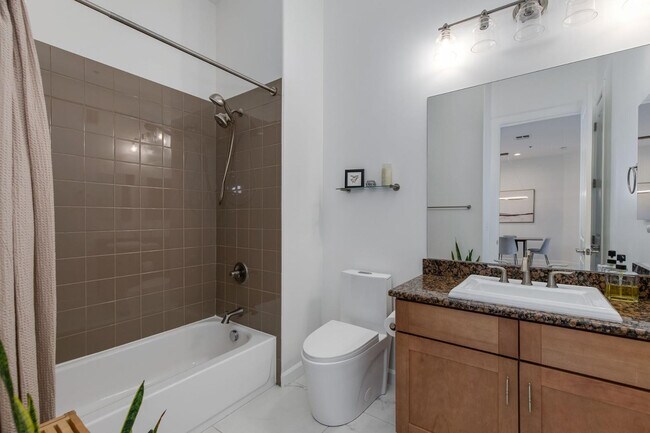 Building Photo - 7291 N Scottsdale Rd