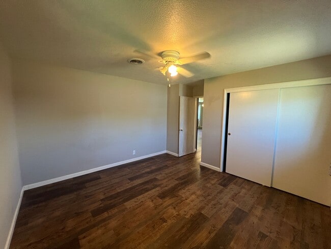 Building Photo - 2 bedroom country home in Escalon!