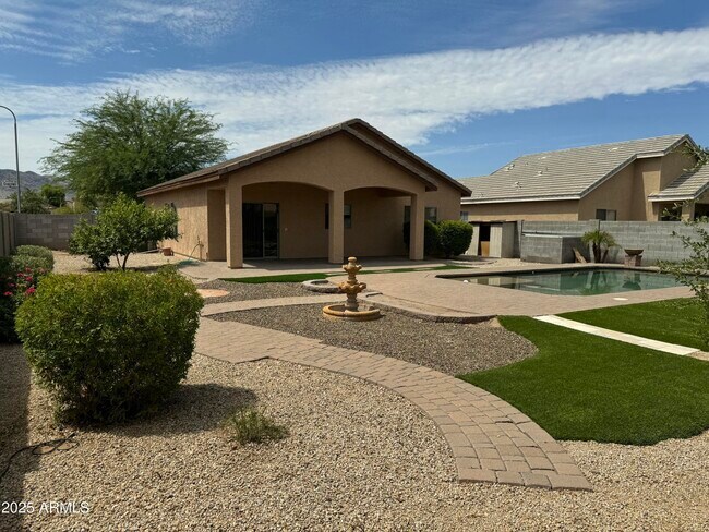 Building Photo - 2606 W Darrel Rd