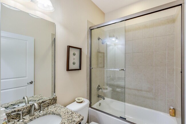 Building Photo - 4-bedroom, 2-bathroom pool home for rent.