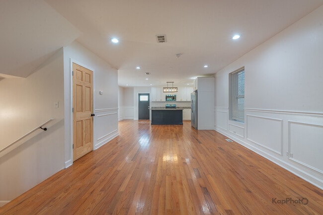 Building Photo - 527 N Ridgeway Ave