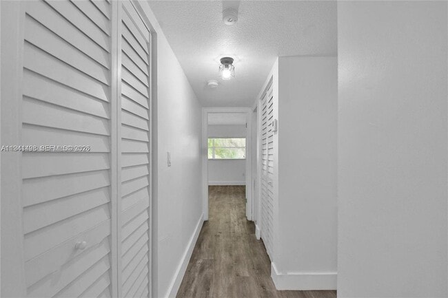 Building Photo - 9371 Fontainebleau Blvd