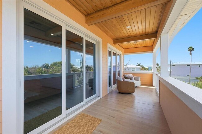 Building Photo - 113 Aqua Ln