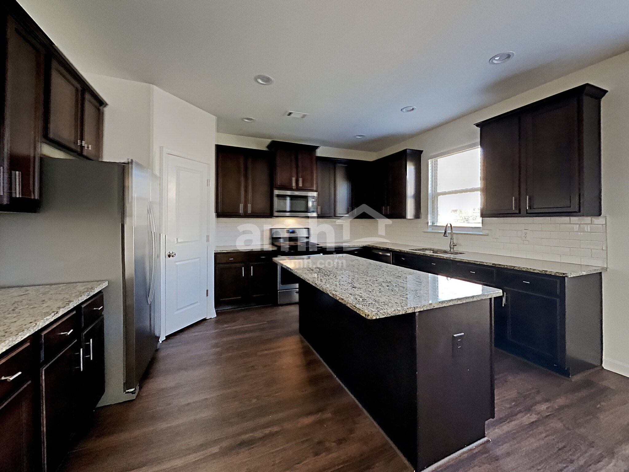 Building Photo - 3168 Altamont Ct S W