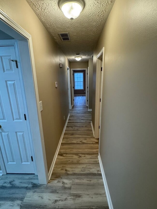 Building Photo - Wonderful 3 Bed 2 Bath Home in Covington w...