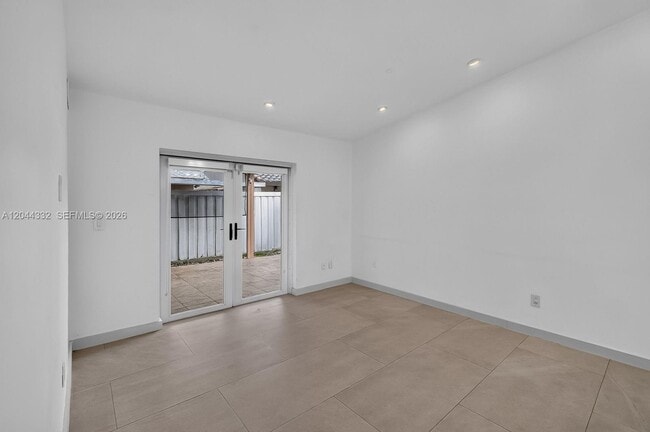 Building Photo - 2141 W 53rd St
