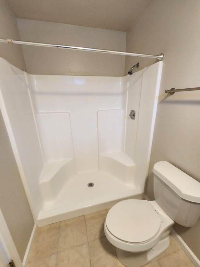 Building Photo - Royal Homes Two Story Condo Designer Quality