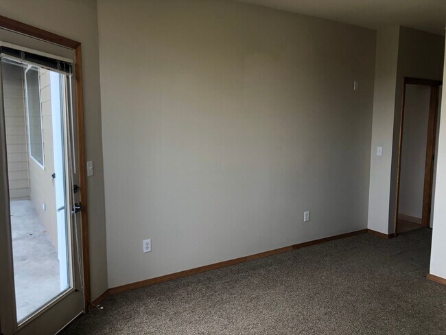 Building Photo - 3 Bed 2 Bath Condo in Bellingham near WWU