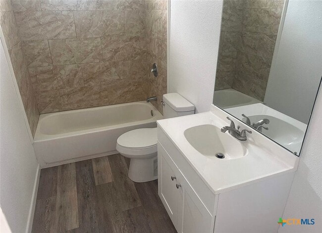 Building Photo - 1104 Duncan Ave