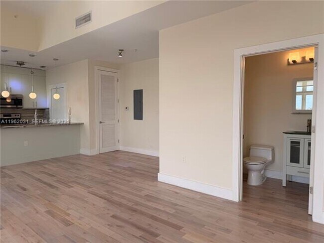 Building Photo - 6701 Biscayne Blvd