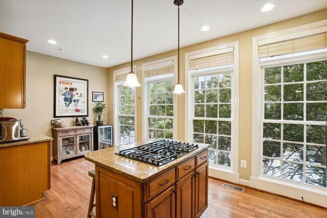 Building Photo - 440 Ferdinand Day Dr