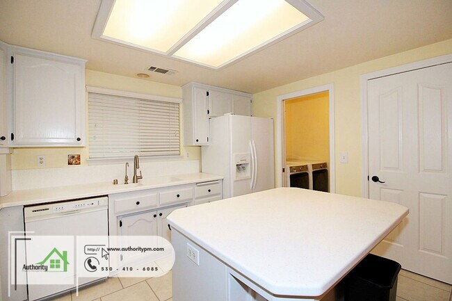 Building Photo - 1720 Capistrano Walk