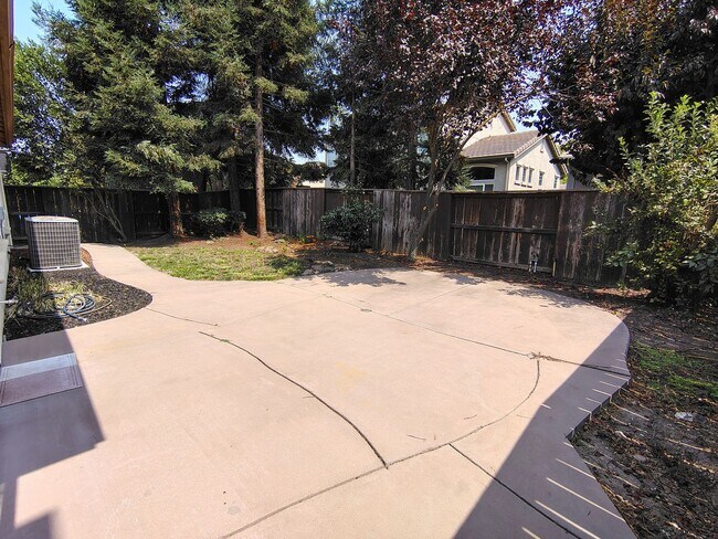 Building Photo - 363 Cabernet Dr
