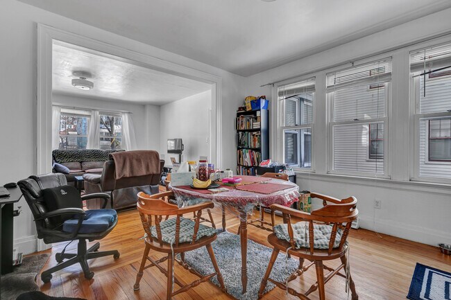 Building Photo - 68 Sheldon Terrace