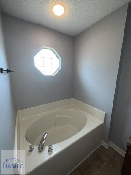 Building Photo - 215 Bridgemont Way