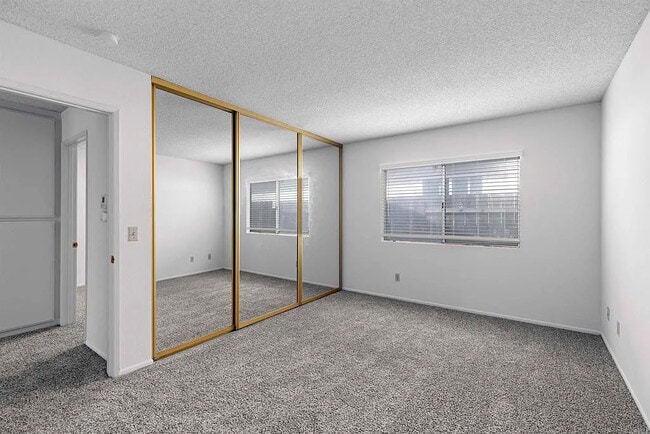 Building Photo - 10033 Kibler Dr