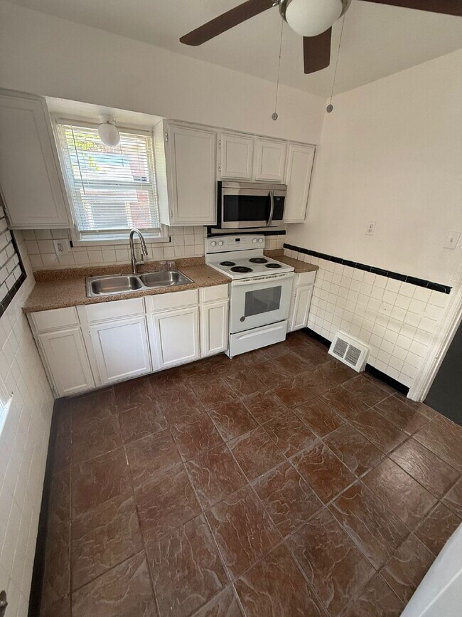 Building Photo - Affordable 2 Bedroom Home Available Now in...