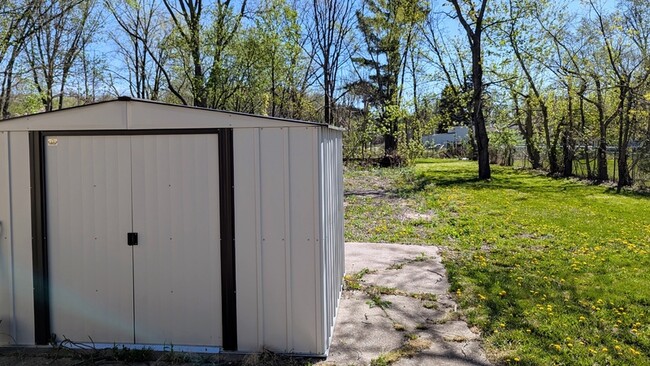 Building Photo - 5021 Christiansen Rd
