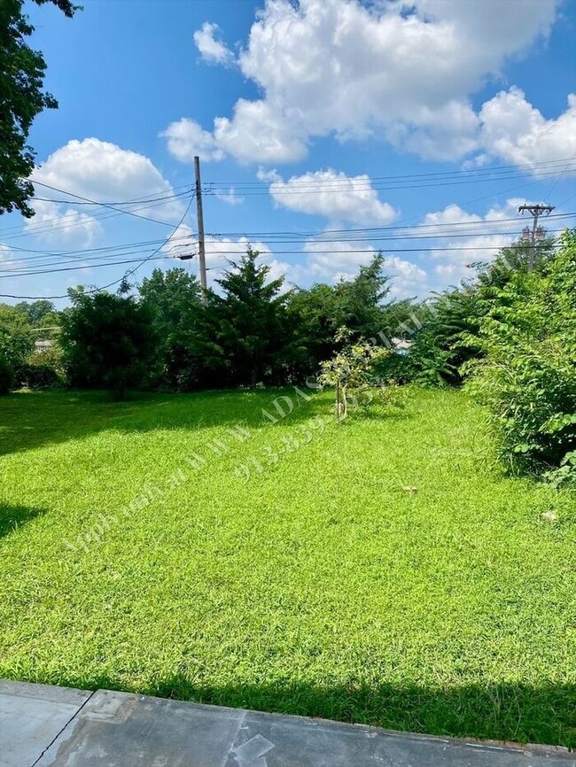 Building Photo - Remodeled 3 Bed 1.5 Bath Home in Kansas Ci...