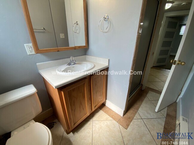 Building Photo - 228/230 S 300 W