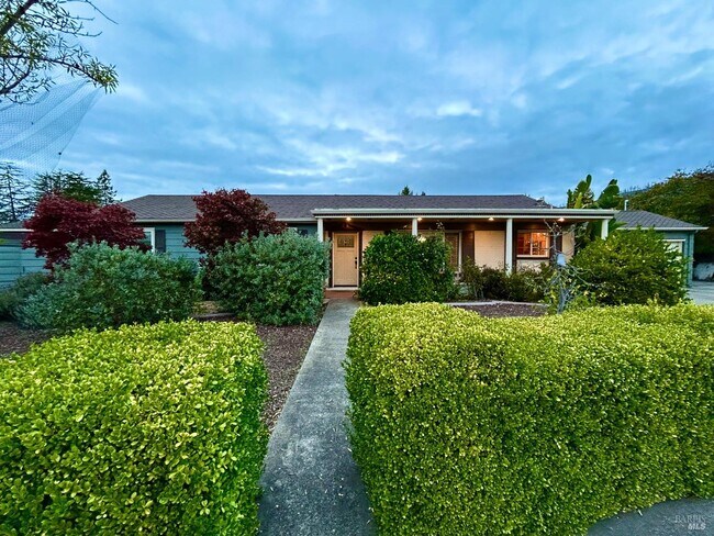 Building Photo - 216 Hampton Ct