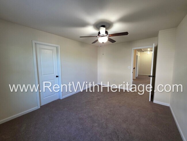 Building Photo - ABSOLUTELY BEAUTIFUL 5 BEDROOM/ 4.5 BATH HOME YOU DONT WANT TO MISS.