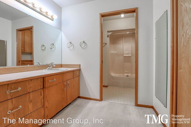 Building Photo - 2 br, 2.5 bath House - 13818 NW 10th Court #A