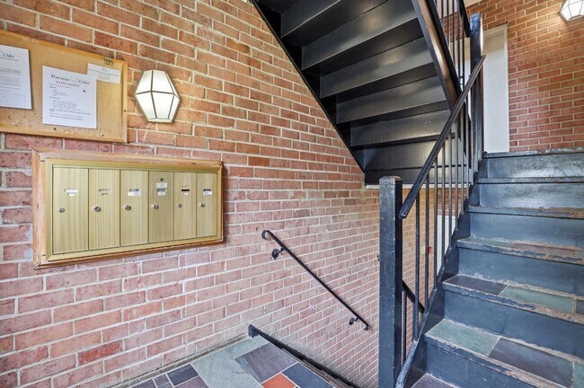 Building Photo - 742 Quince Orchard Blvd