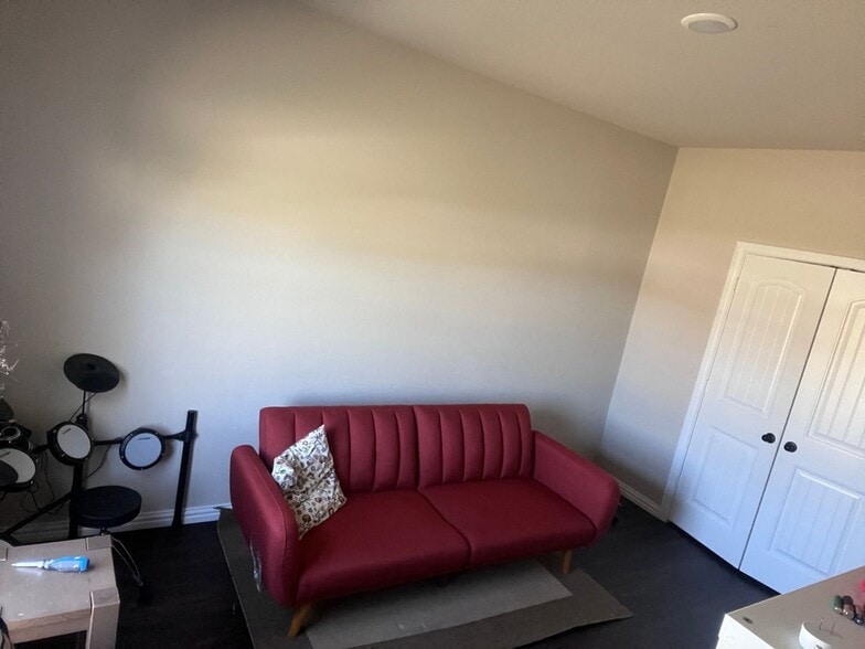 Building Photo - 170 Chester Rd