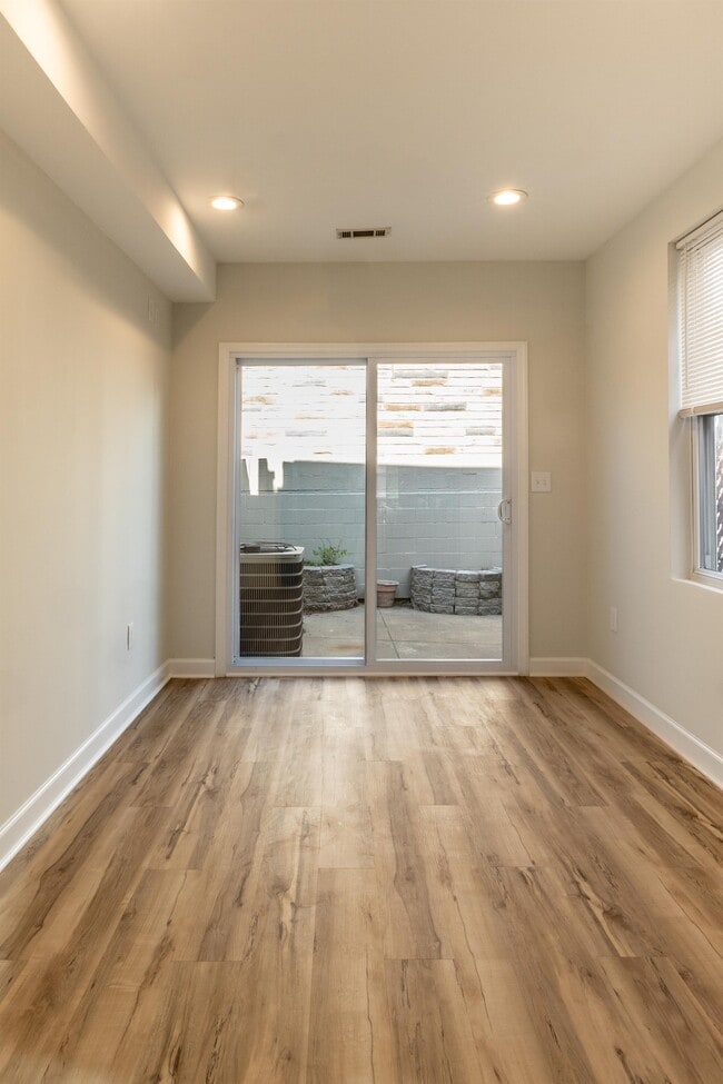Building Photo - 704 S Highland Ave