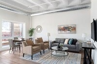 Building Photo - 1610 N Normandy Ave