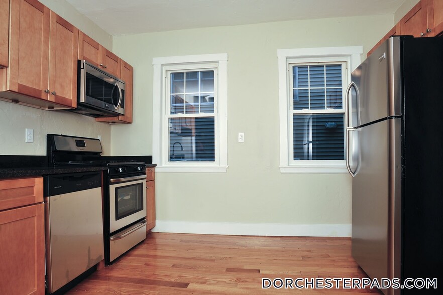 Building Photo - 29 Ridgewood St