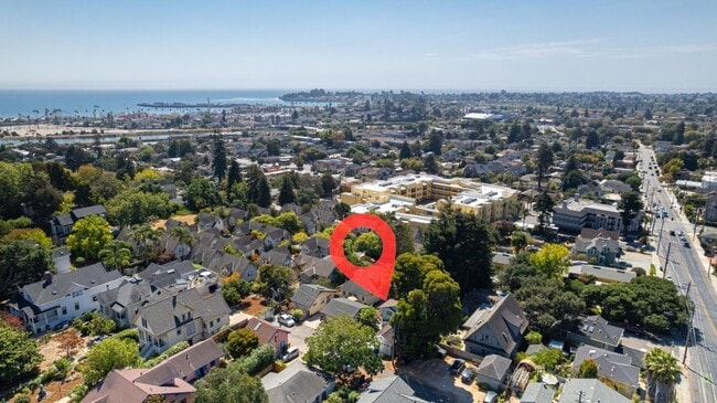 Building Photo - 114 Fairbanks St