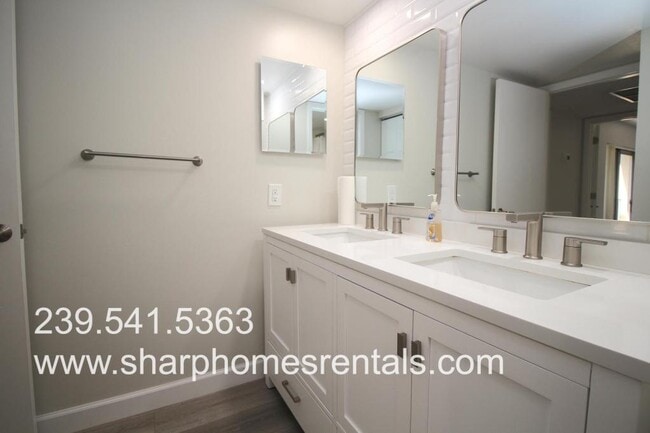 Building Photo - 5203 Cedarbend Dr