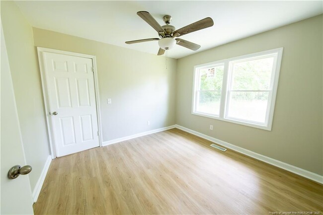 Building Photo - 4825 Cottonwood Dr