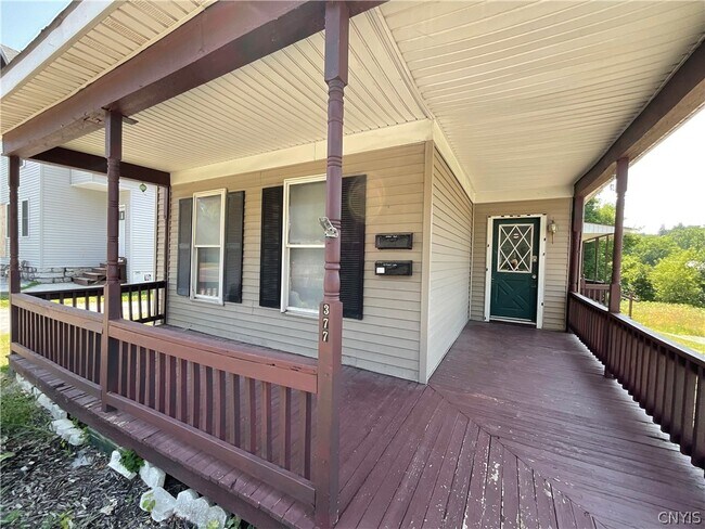 Building Photo - 377 W Main St