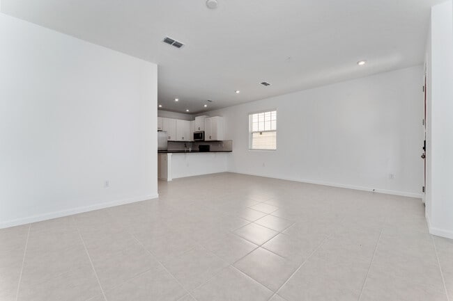 Building Photo - 9839 Walkway Dr