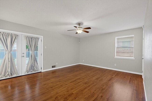 Building Photo - 2522 Pinebluff Dr