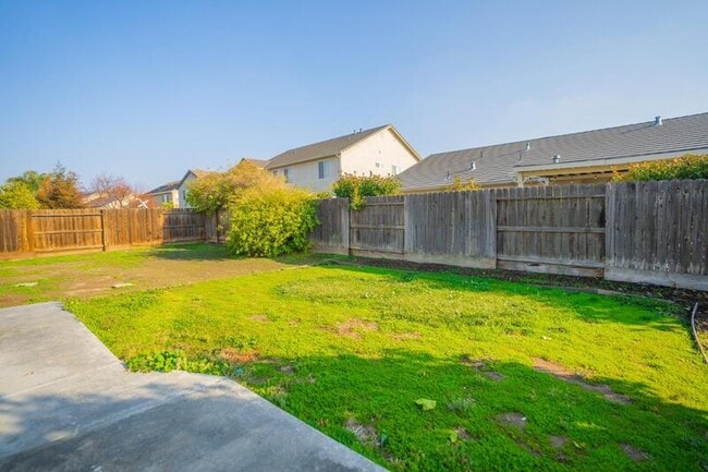 Building Photo - 679 Apricot Ct